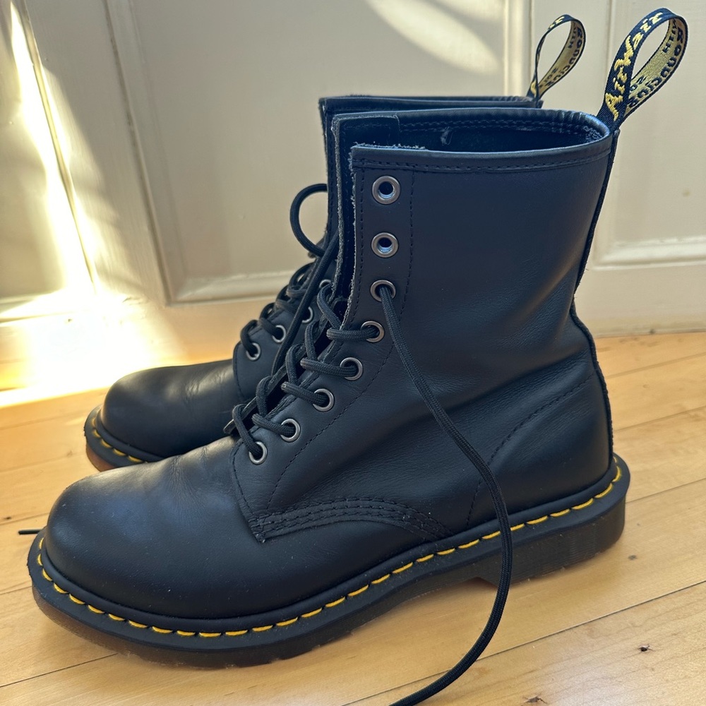NWOT Dr. Marten’s 1460 Boots